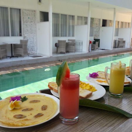 Villa Phyphy 2 กีลีตราวางัน ภายนอก รูปภาพ
